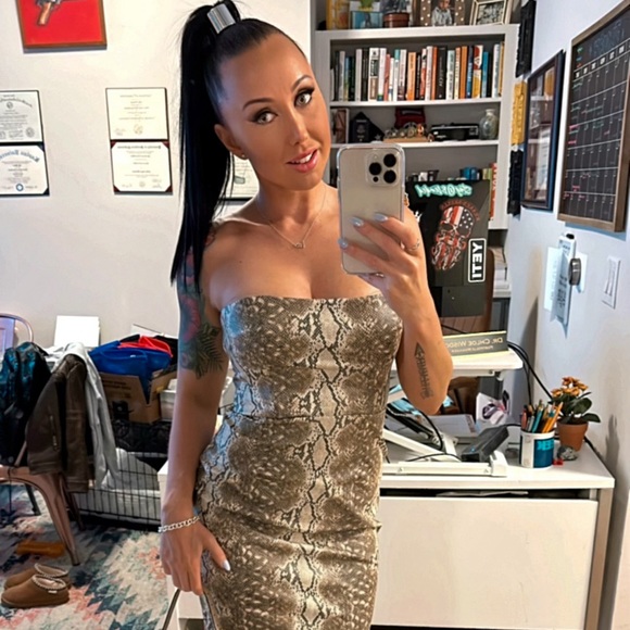 Meet your Posher, Lo - Picture 1 of 1